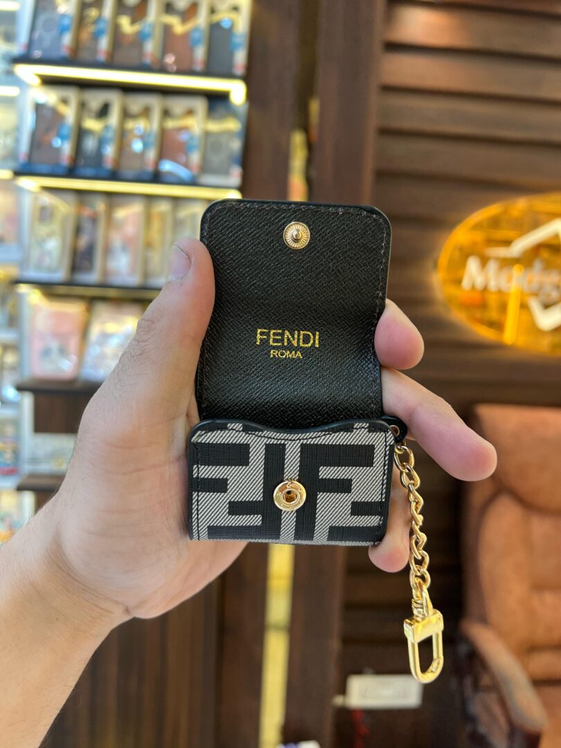 AirPod case - Image 3