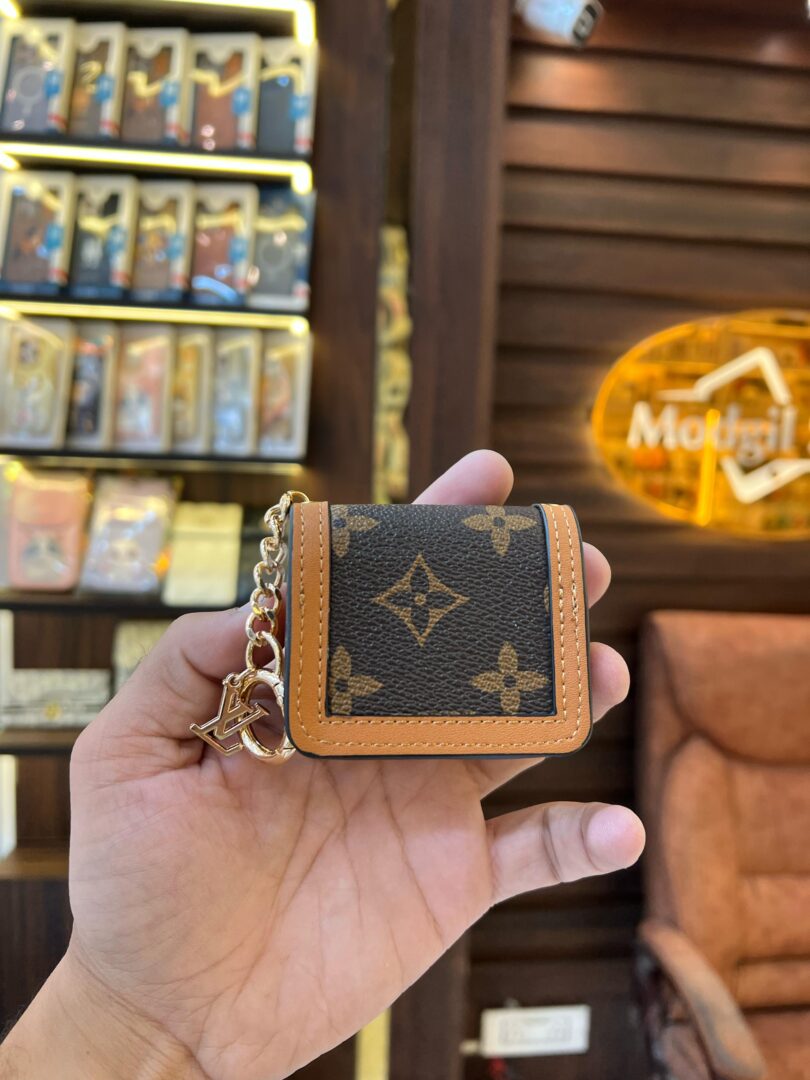 Brown Airpods case - Image 2