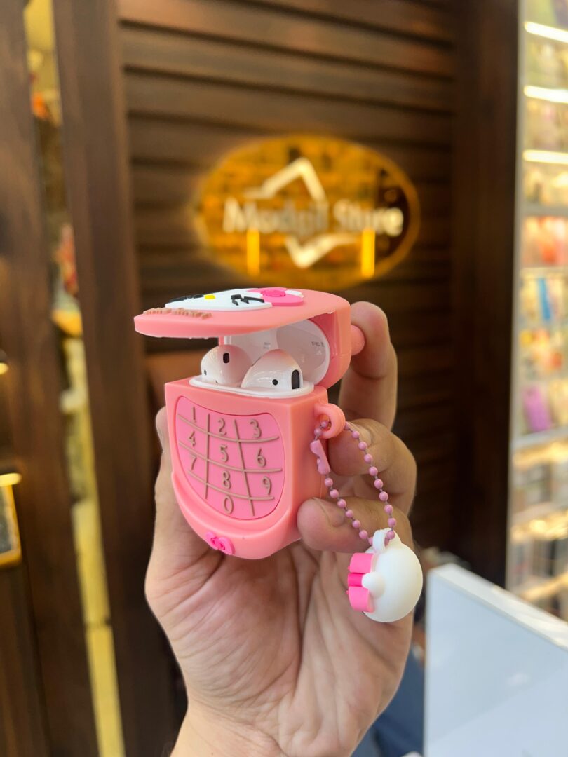 Hello kitty airpods case - Image 4