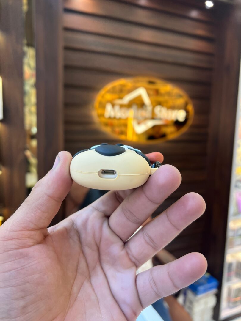 Dog character AirPods case - Image 8