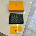 LL.V wallet (Embossed)