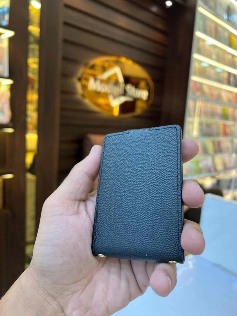 Card holder 101 - Image 3