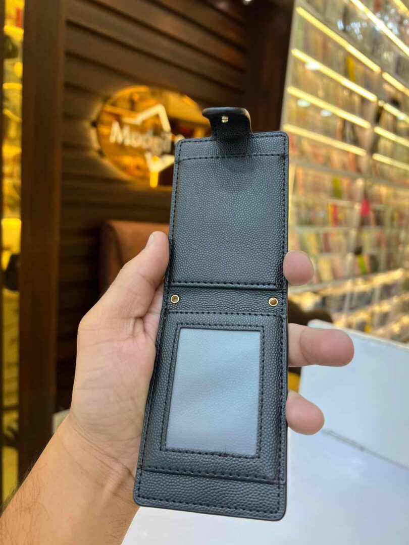 Card holder 101 - Image 2