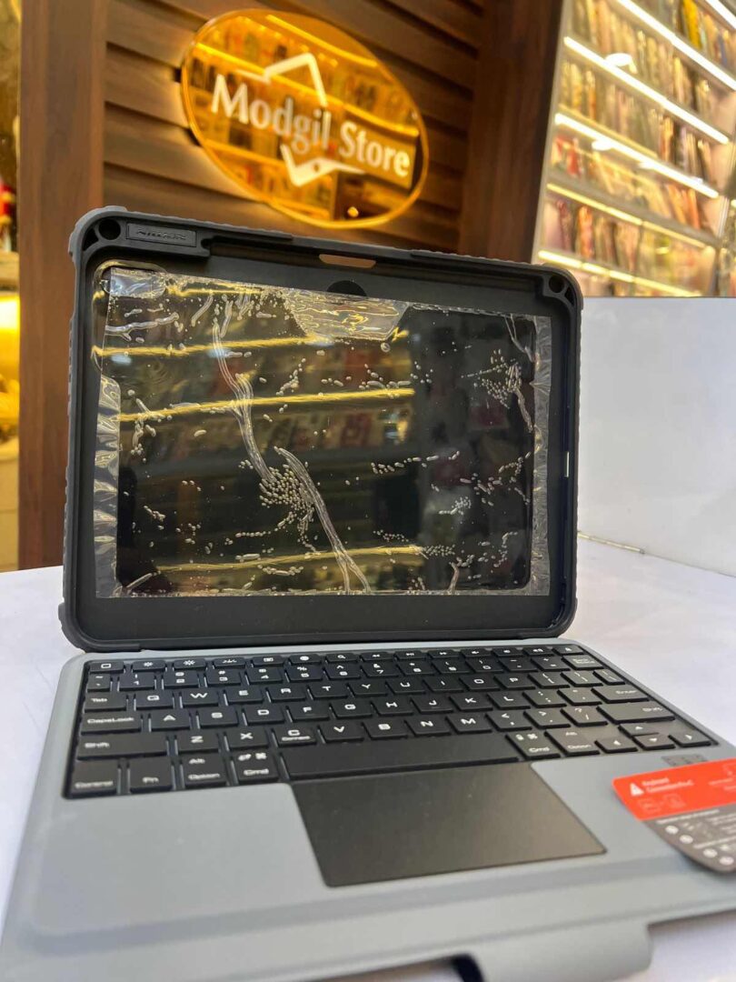 Armour case with keyboard