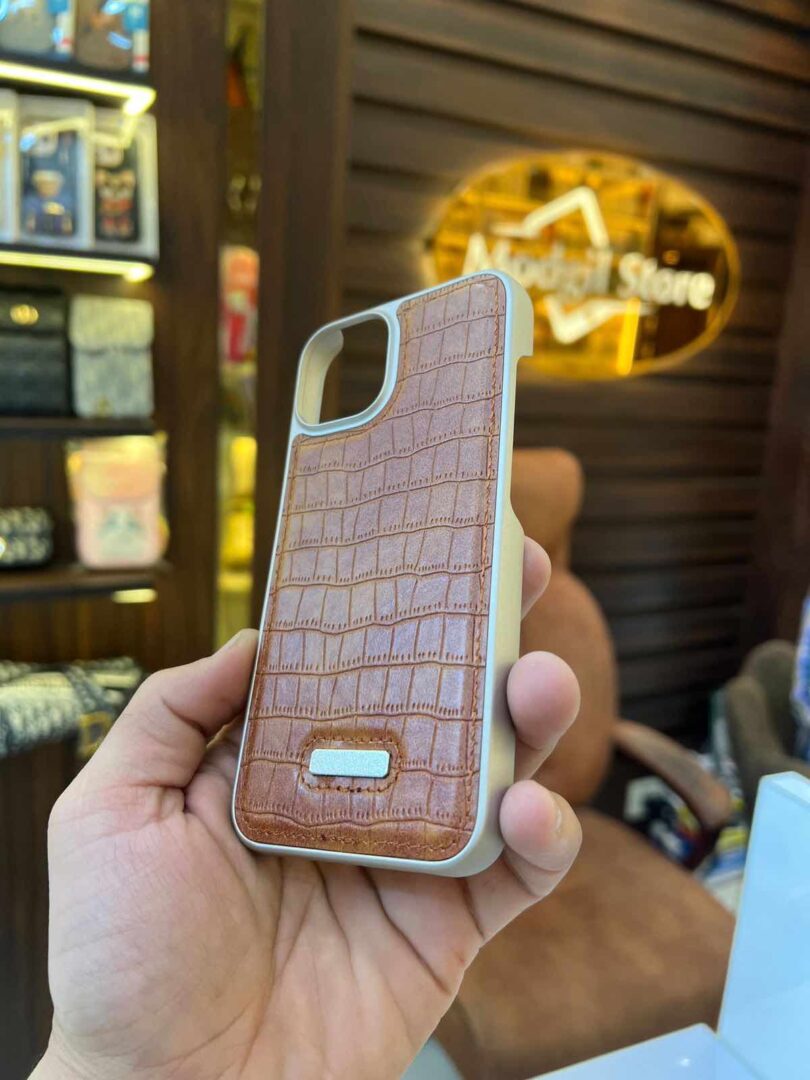 Leather with metal case - Image 3
