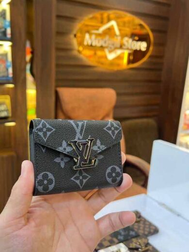 Black LL.V Premium card holders with extra pocket