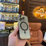 Non yellow wavy case with mag-safe