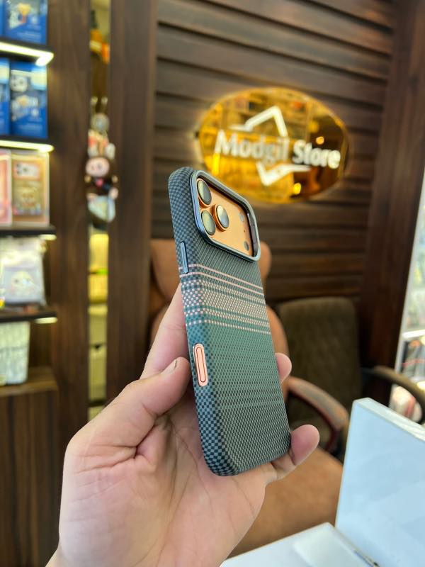 Hunter green Kevlar mag-safe case with stand - Image 4