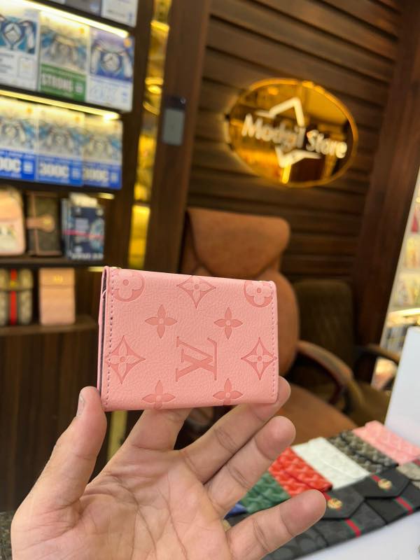 LL.V embossed card holder (Pink) - Image 3