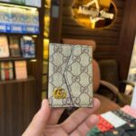 GG card holder