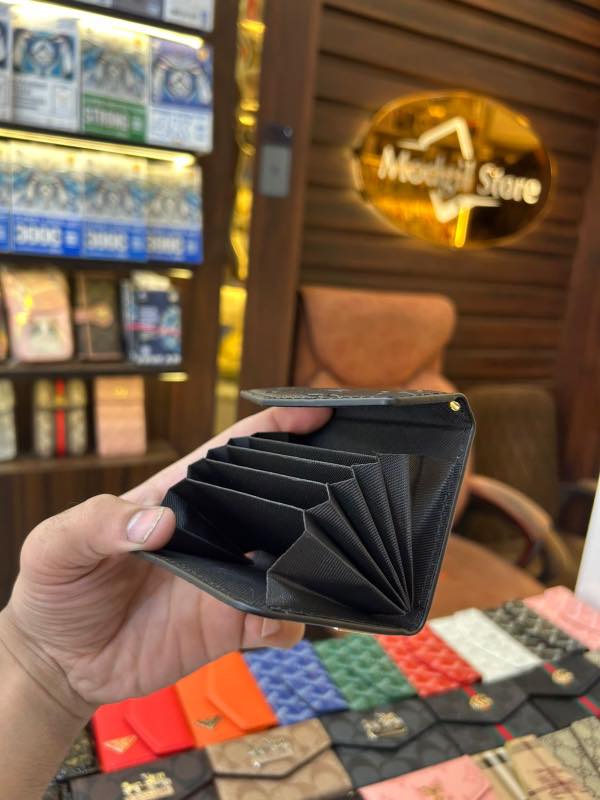 LL.V embossed card holder - Image 3