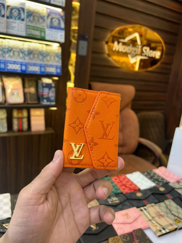 LL.V card holder embossed