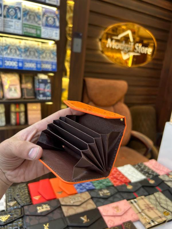 LL.V card holder embossed - Image 2