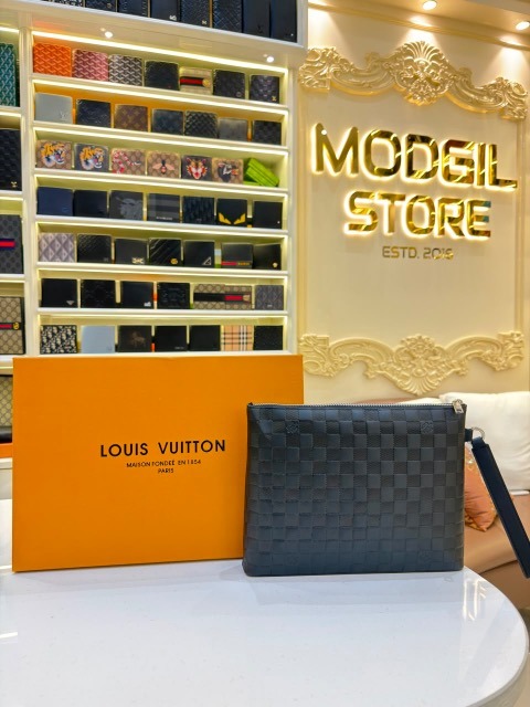 LL.V embossed hand pouch - Image 2